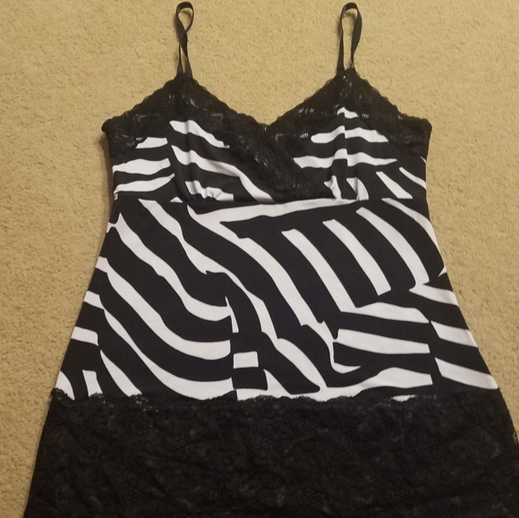 White House Black Market Tops - White House Black Market tanktop Medium lace